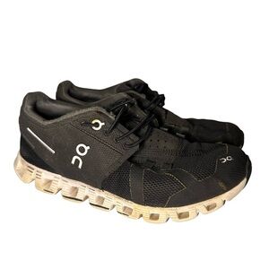 ON RUNNING Cloud Black White Trainers Shoes size 5